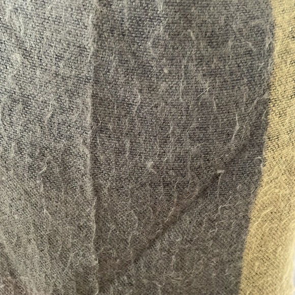 Lolë fleece wrap - Picture 3 of 4